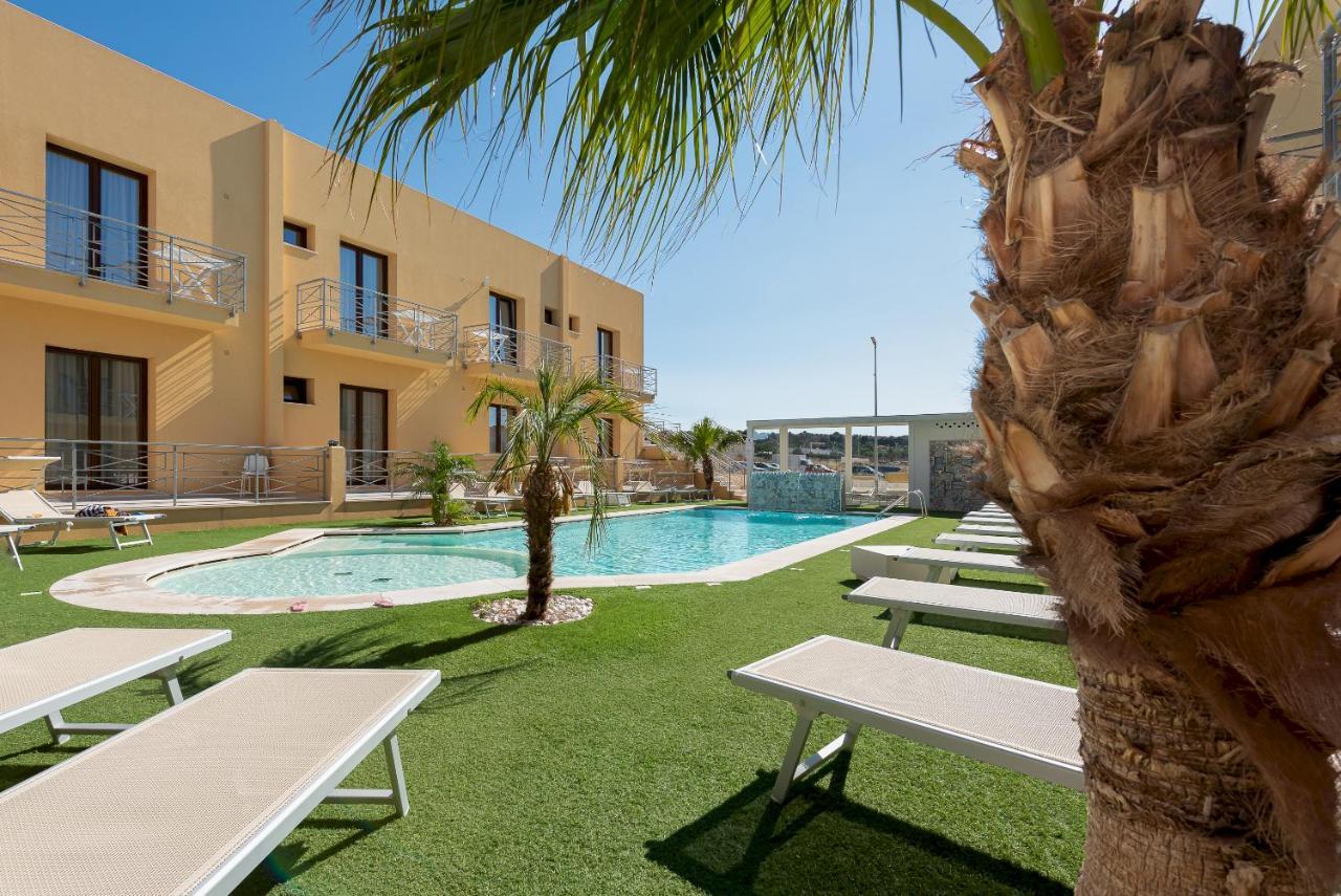 Residence Le Piscine 산비토로카포 외부 사진