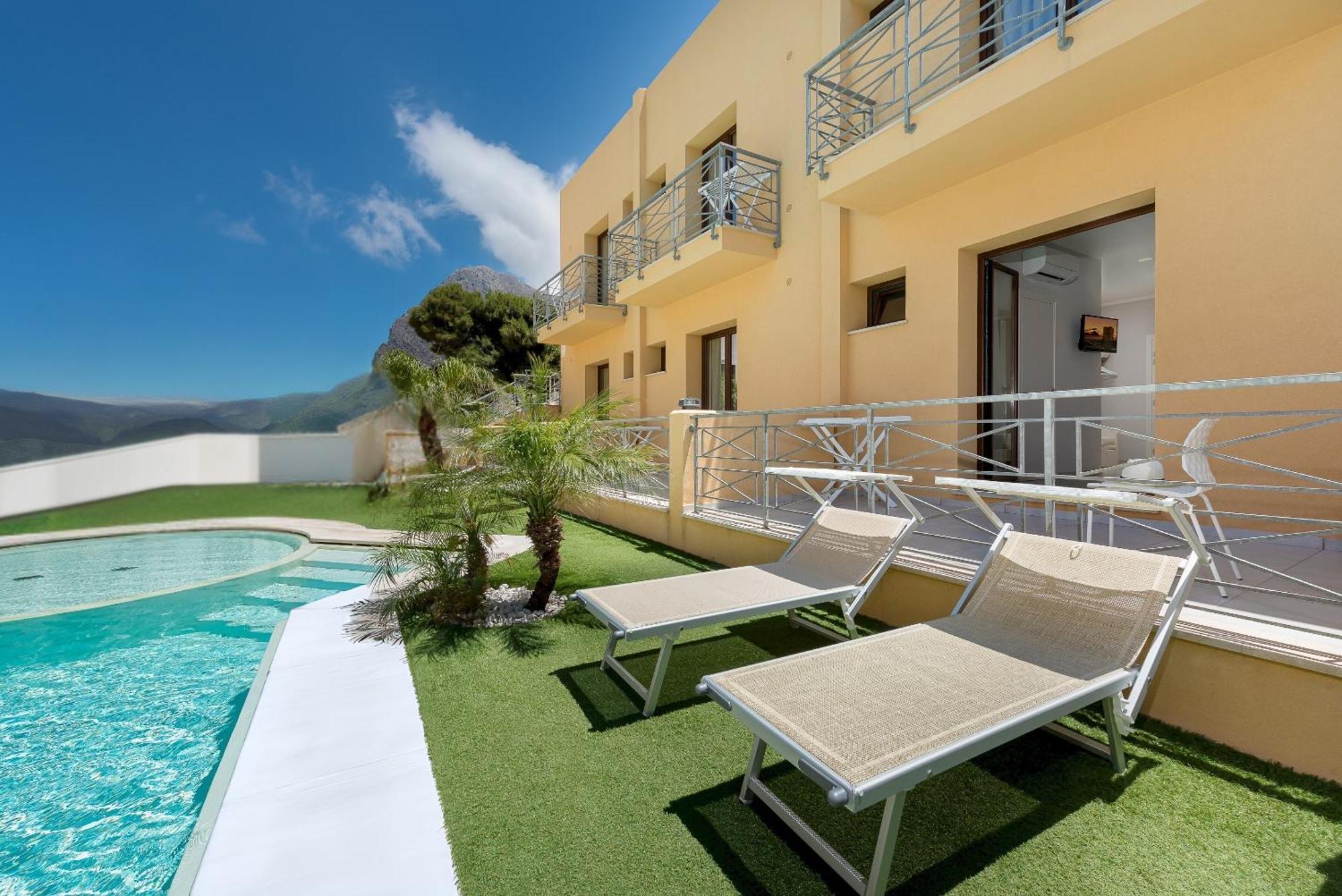 Residence Le Piscine 산비토로카포 외부 사진